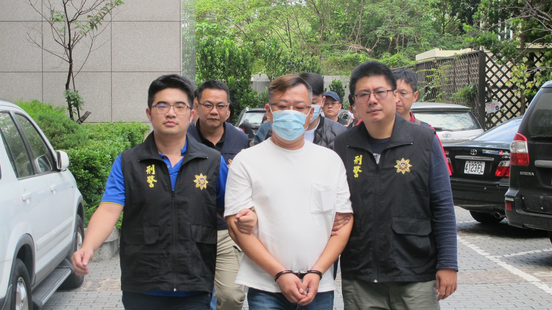 竹聯幫孝堂吳嫌等人，因盜刷信用卡遭刑事局送法辦。（警方提供）