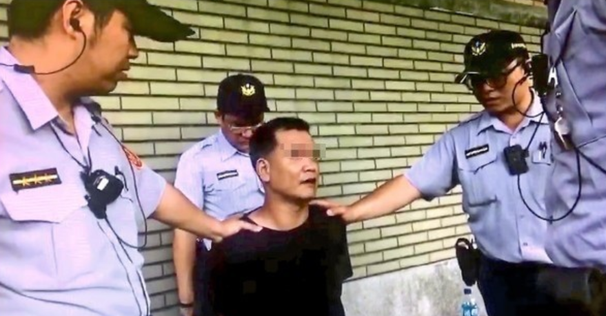 陳姓毒蟲持毒參與統促黨遊行，而遭警方逮捕。（台北市刑大提供）