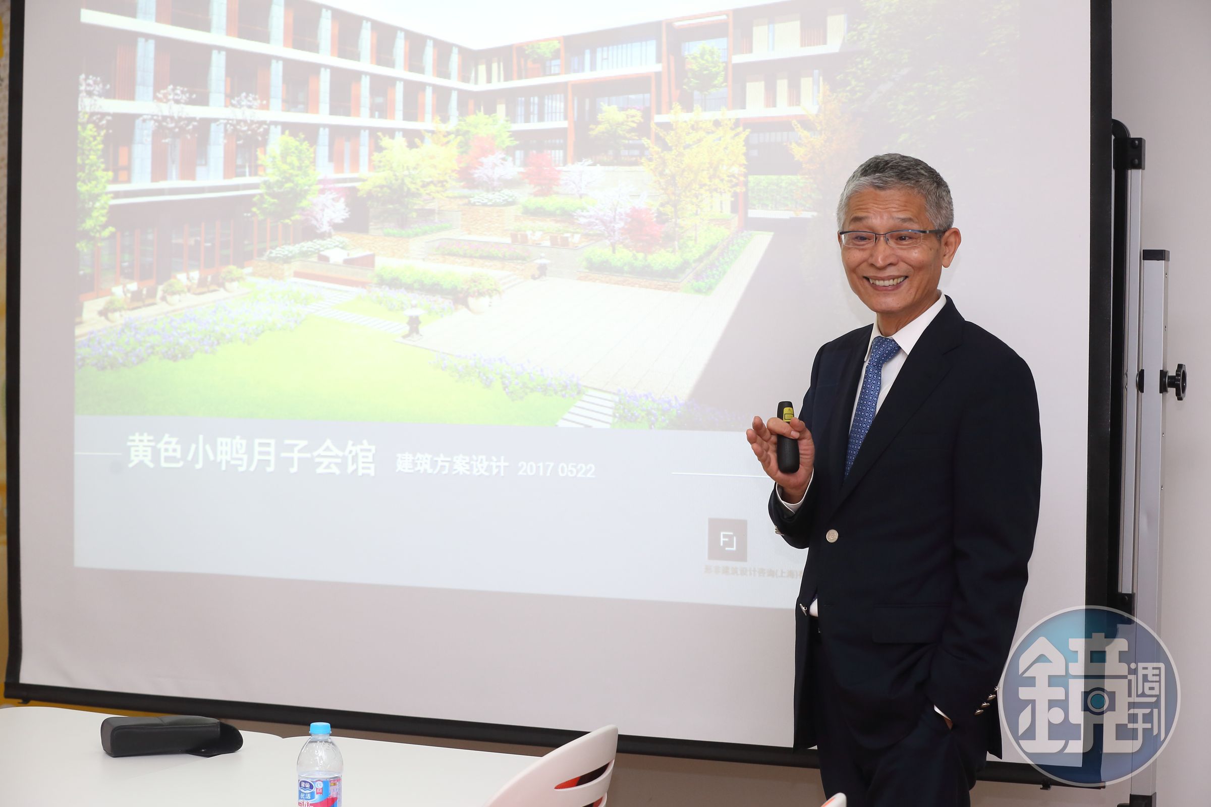 東凌月子中心會館是大陸第一例就地工變商產業升級案例，許復進對媒體說明實施進度。