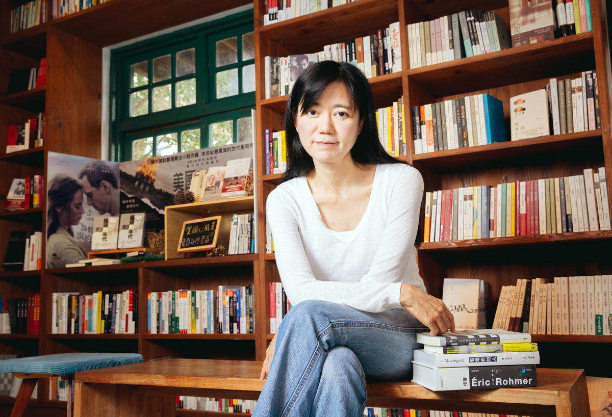 有「華流教父」之稱的三立總經理張榮華，聯手妻子蘇麗媚打造偶像劇，拚出「偶像王國」封號。 
