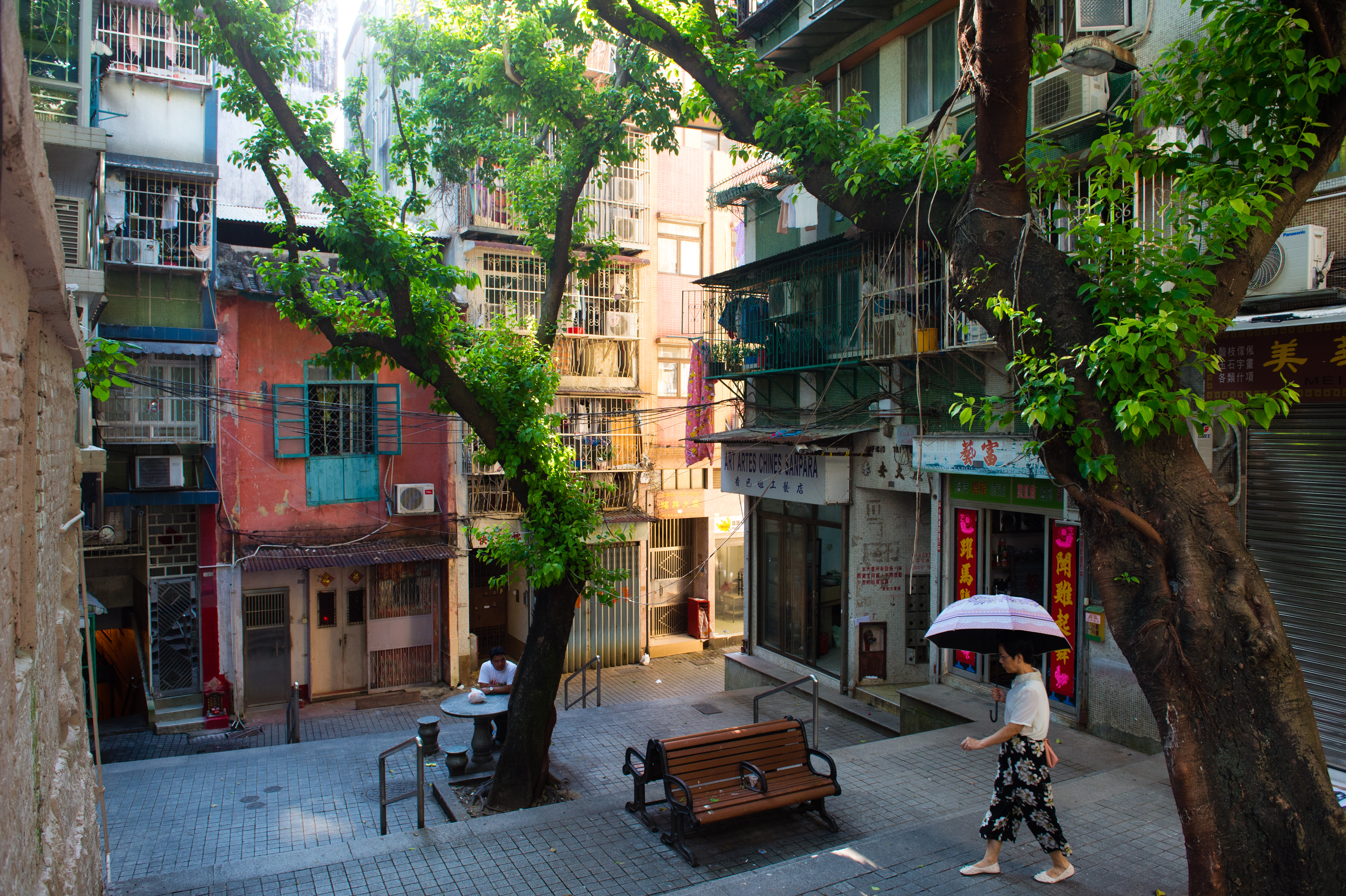 老城區的生活感依舊，用腳步丈量，最能感受澳門的舊日美好。