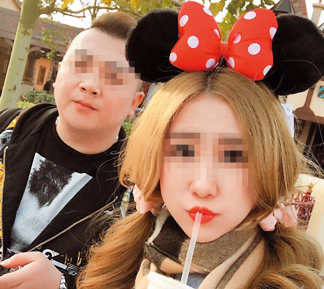 謝女（右）與卡登大公子張育晟（左）相識不到1年閃婚，原本甜蜜的婚姻生活，卻疑似因為有第三者介入瀕臨破裂。（翻攝謝女臉書）