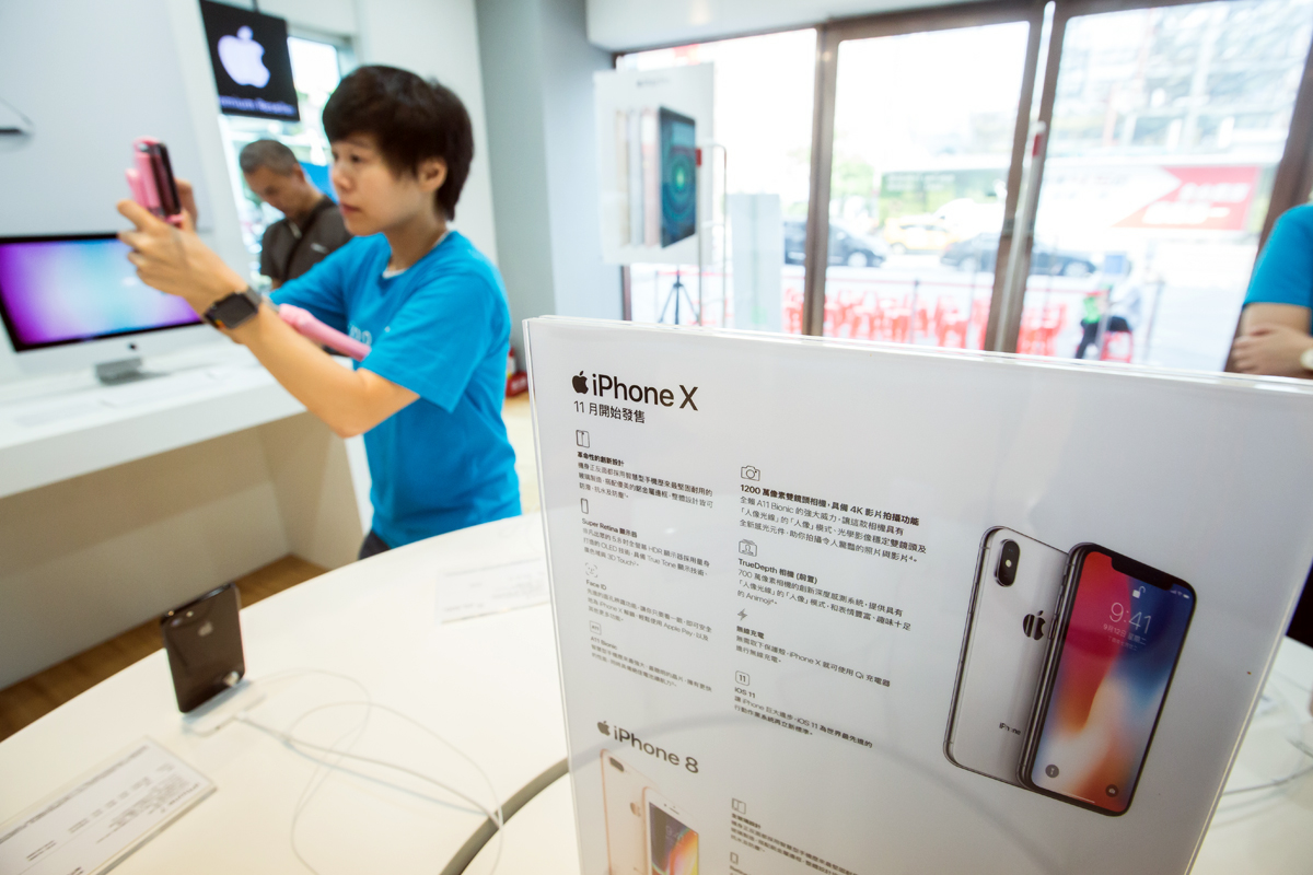 iPhone X預購手機量遠遠超過蘋果公司預期。