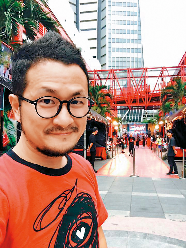 九把刀否認自己是機上奧客。