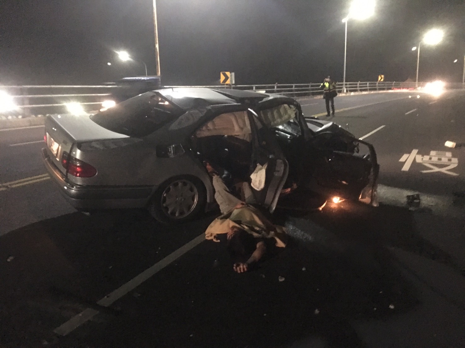 廖男酒後撞死人，肇事後還躲到後座裝傻。（翻攝畫面）