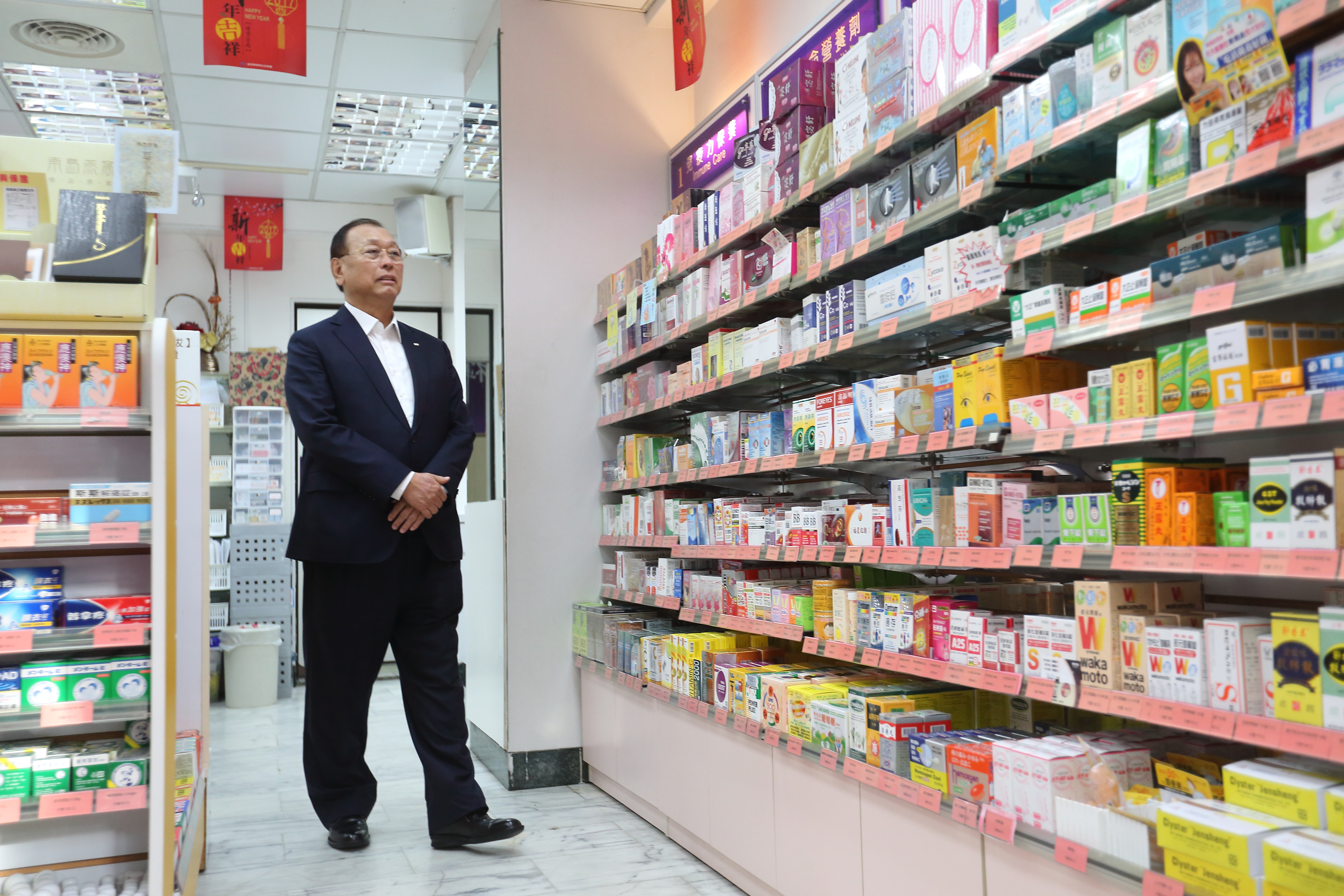 靠著比別人早一點到的哲學，李成家在必製妥工作1年多便升為地區經理。