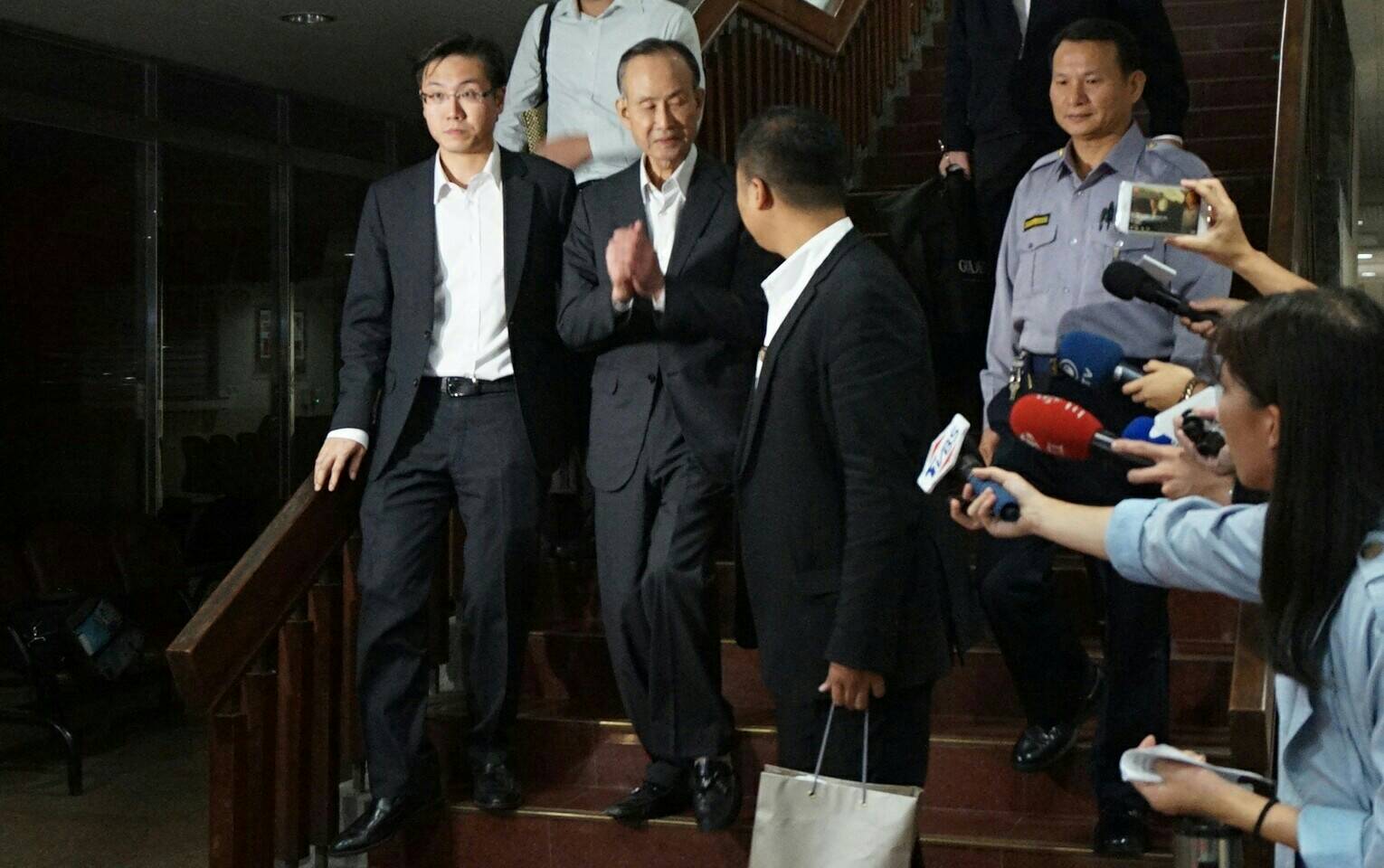 趙藤雄遭移審台北地院後，獲5.5億交保。