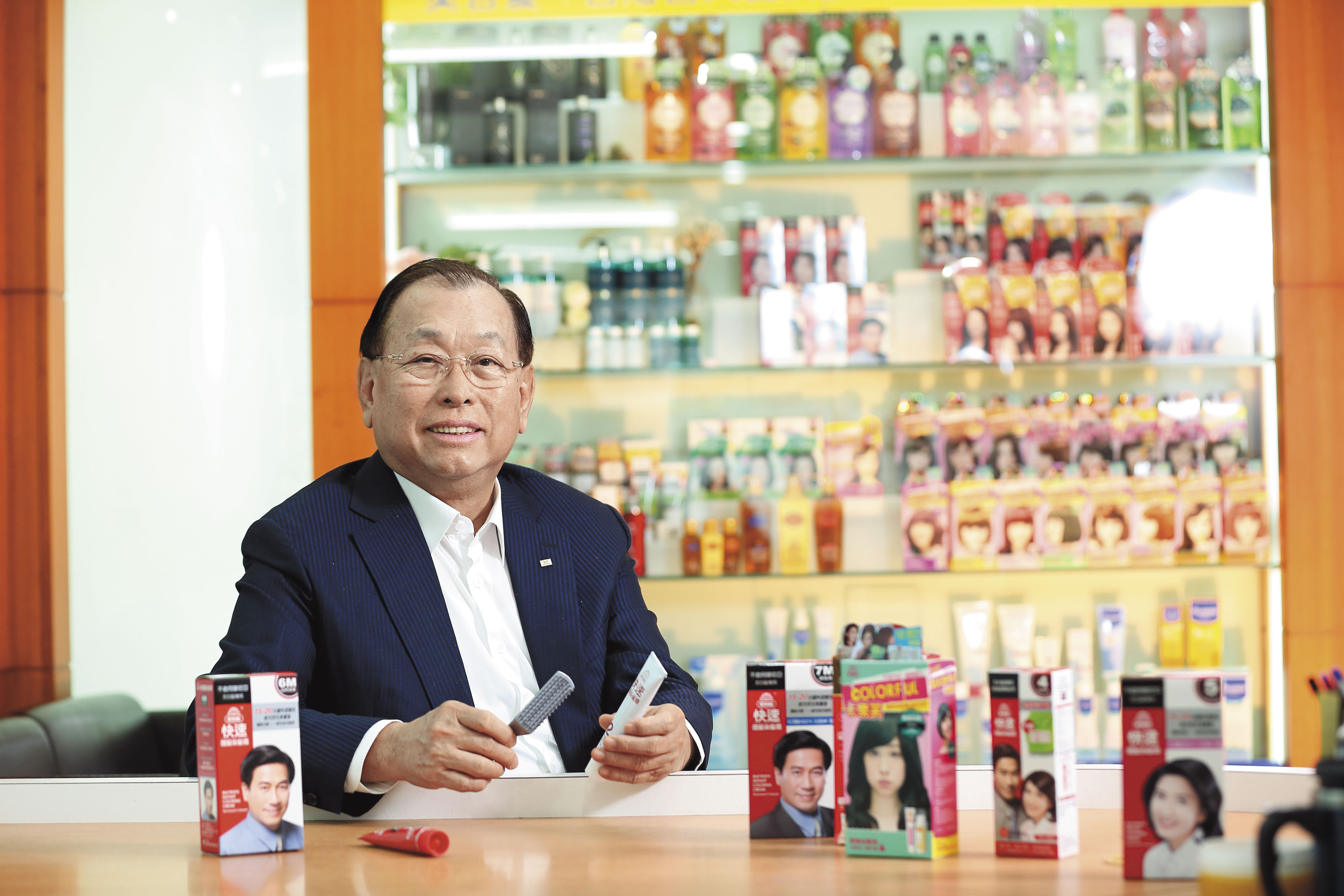 李成家創立的美吾華懷特生技集團，去年締造14.78億元營收。