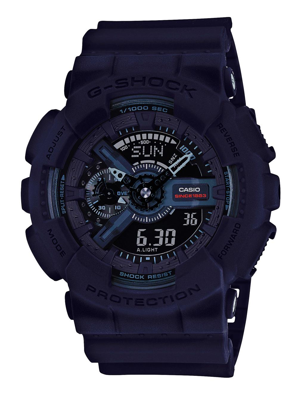 《「BIG BANG BLACK」GA-135A-1A》高度複雜化的面盤設計機能感十足，與其粗霧面磨砂外觀的黑色錶殼形成了有趣的對比。而其計測精度可達1/1000秒的計時碼錶功能，亦具備相當的話題。 功能：多功能時間顯示；指針與液晶雙顯；1/1000秒計時碼錶/機芯：石英機芯/建議售價：NT$4,500