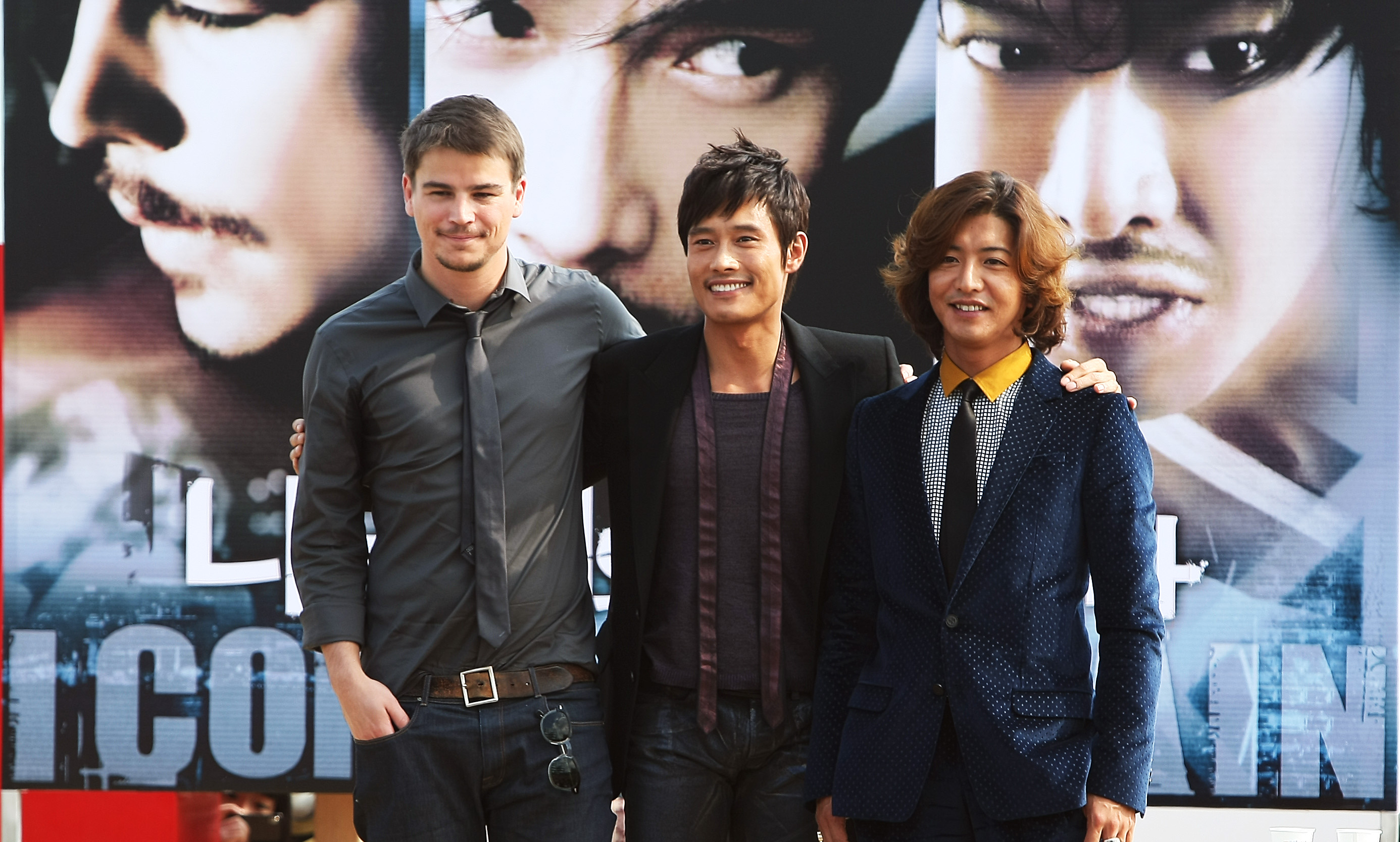 木村拓哉（右）的矮在日本演藝圈似乎是個人盡皆知的祕密，他與南韓的李秉憲（中）和喬許哈奈特站在一起，立馬見高下。（東方IC）