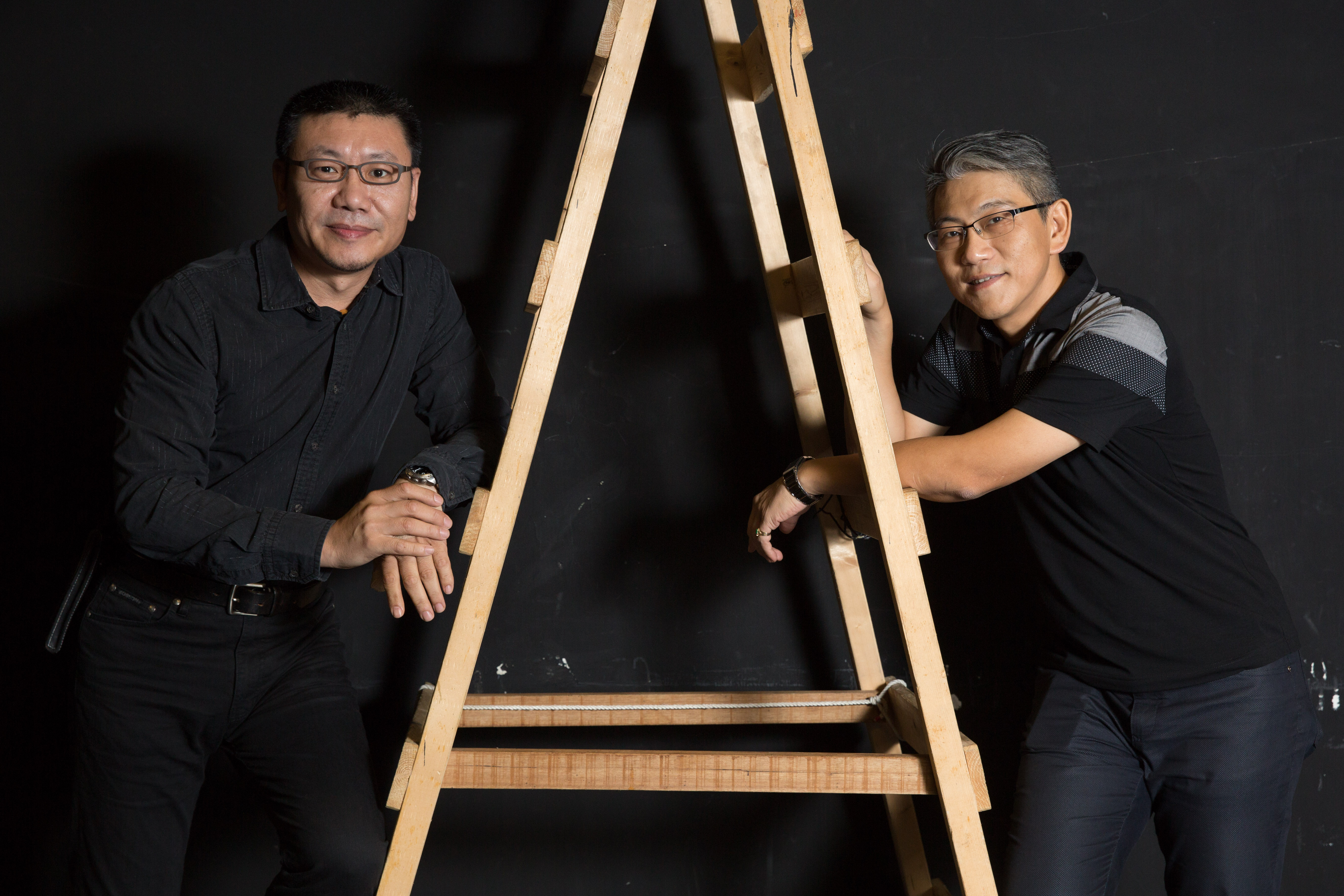 故事工廠執行長林佳鋒（左）與春河戲團行政總監郎祖明，對授權IP到中國各有策略。