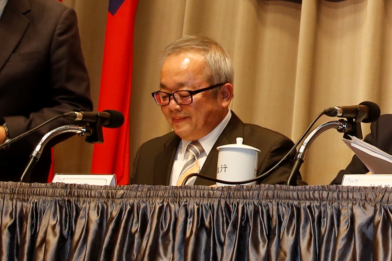 行政院今天公布慶富案調查報告，做出撤換一銀董事長以及要求國防部盡快交出懲處結果，圖為施俊吉。