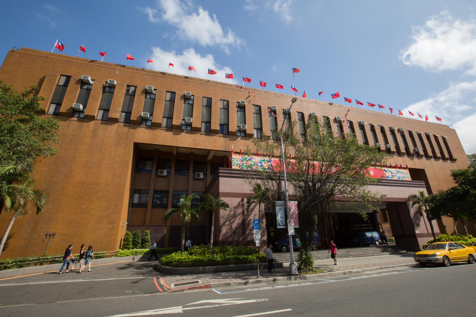 地檢署沒錢是不爭的事實,北檢最近為了忙著搬家,業者居然報價300萬元。