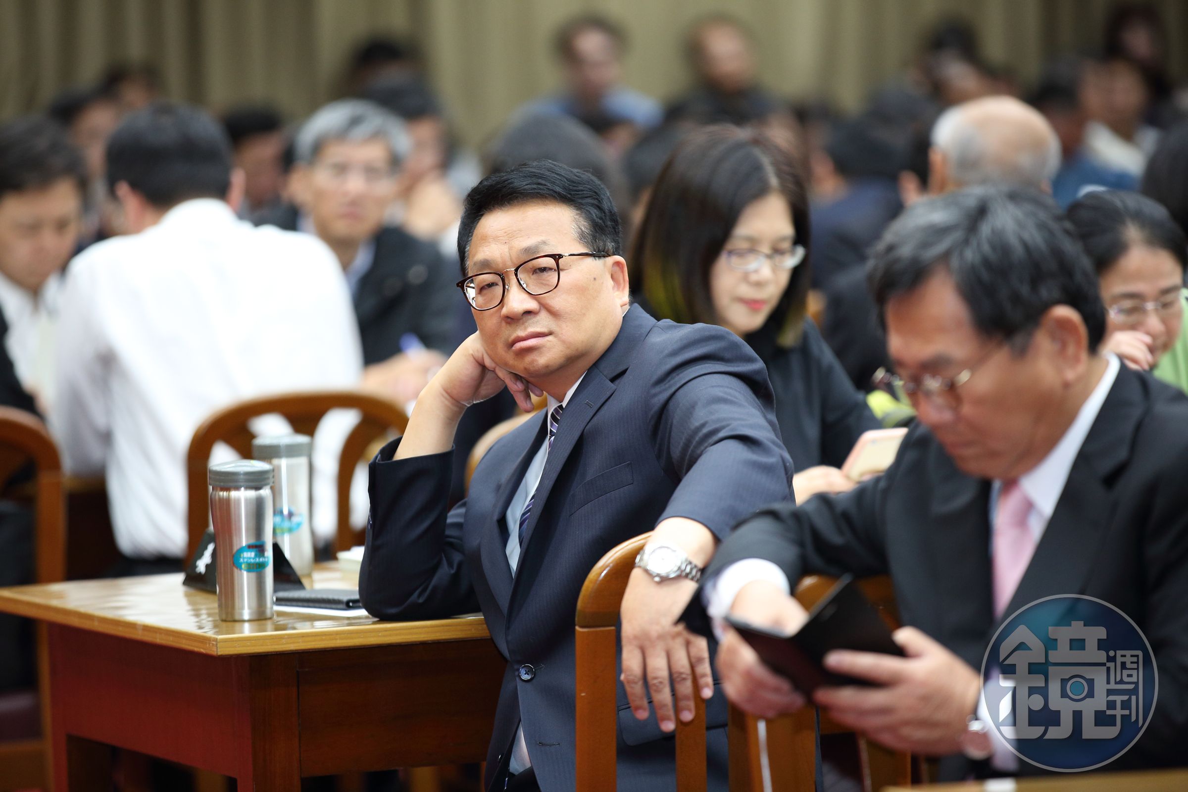 對陳金德代理縣長一事，陳歐珀表示，由陳金德代理是行政院的權限，他尊重但不便多表示意見。