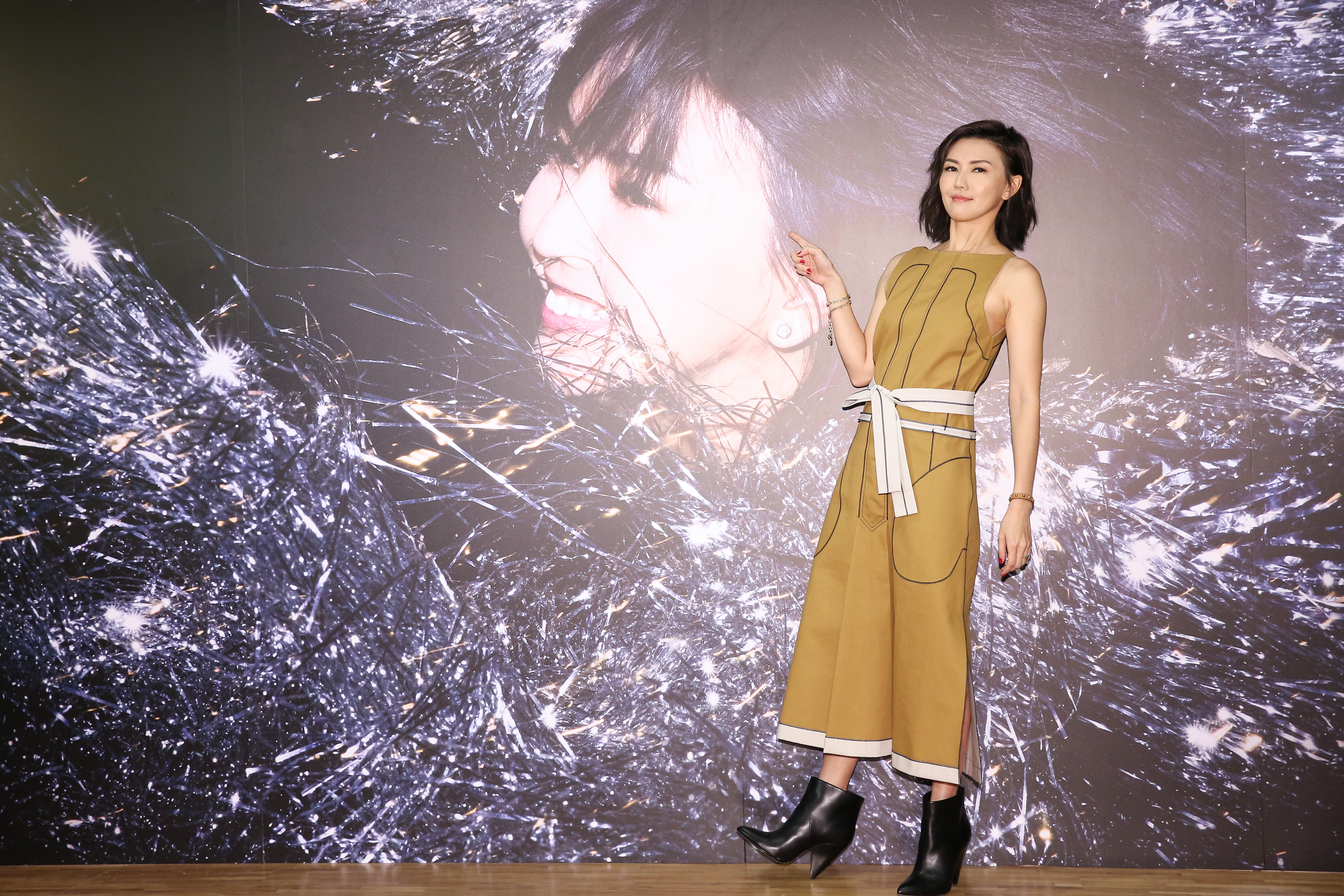 孫燕姿為了《孫燕姿 No. 13作品：跳舞的梵谷 特展》現身開幕活動。