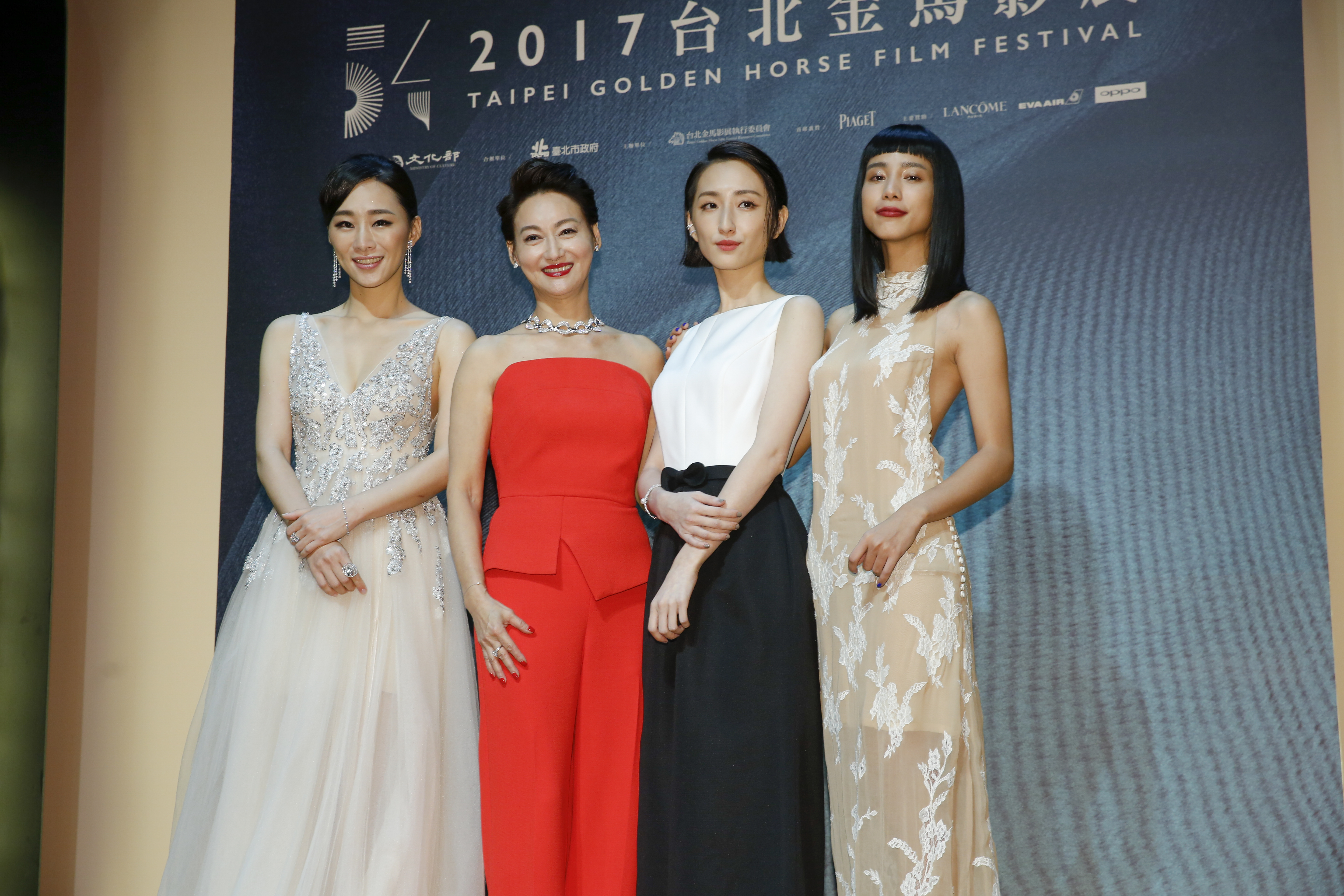 吳可熙、惠英紅、柯佳嬿、溫貞菱，四美穿得美美一起為金馬開幕。