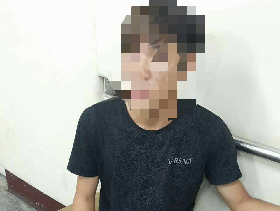 徐嫌供稱自己學歷不高，平時從事水泥工工作，因收入不穩定，於日前受朋友慫恿加入車手賺外快。（警方提供）