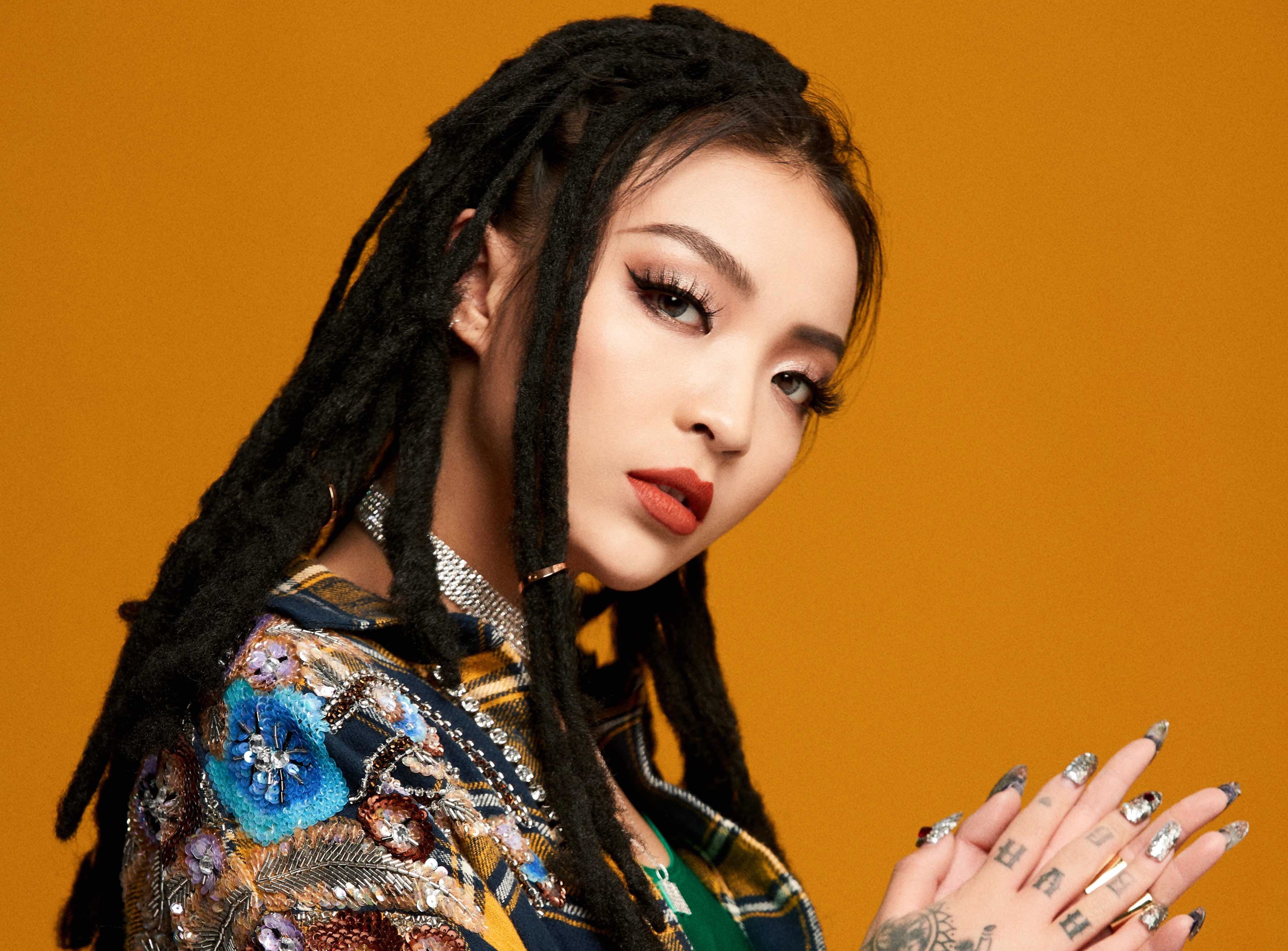 《中國有嘻哈》VAVA推出首張專輯《21》，申請兩次入台證終成功。（混血兒提供）