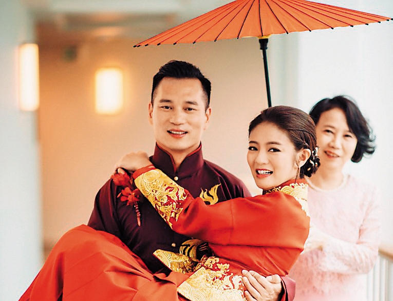 安以軒今年三月和澳門百億CEO陳榮煉結婚後，分別在夏威夷跟台北宴客，兩人婚後過得恩愛甜蜜。（東方IC）