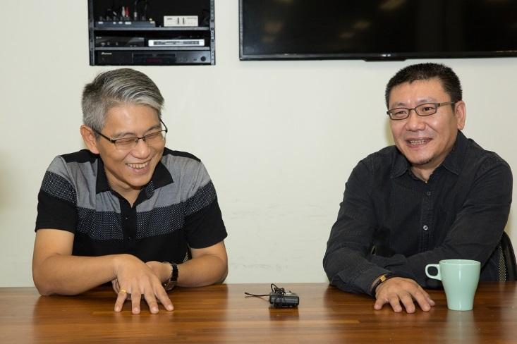 林佳鋒（右）、郎祖明在劇場界耕耘超過20年，對台灣缺乏對藝文教育頗有感。（陳仁萱攝）