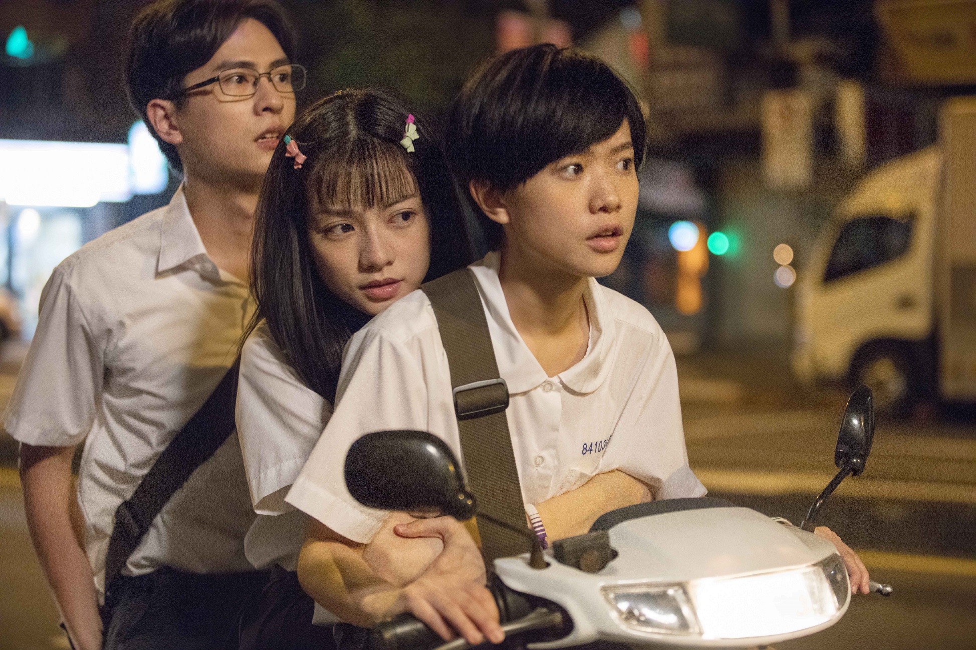 嚴正嵐為了拍戲差點摔車。（星泰娛樂）