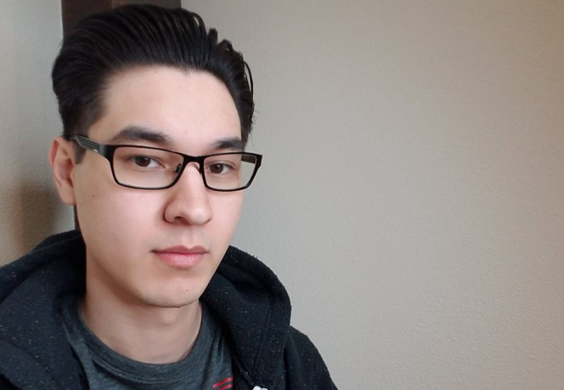 Max Bateman 否認性侵指控,得到多數網友的支持。