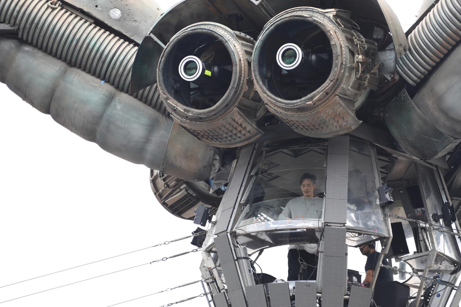 為迎接11月11、12日將到來的ARCADIA電子音樂節，大佳河濱公園已開始裝置360度巨型蜘蛛舞台。（Cosmos LIVE!提供）