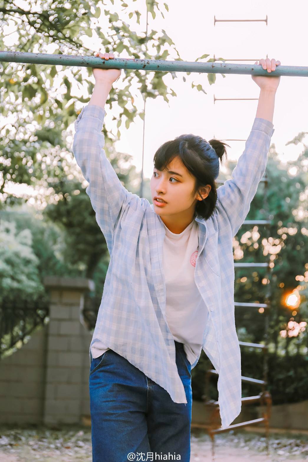 談到杉菜這個角色,沈月認為最主要的特質就是如「雜草」般勇往直前的性格。(取自微博)