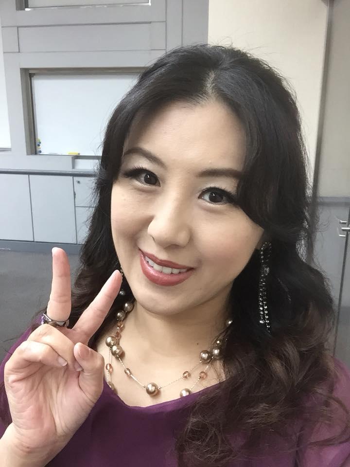 蘇霈以歌手身分出道，有「小小周璇」的封號。