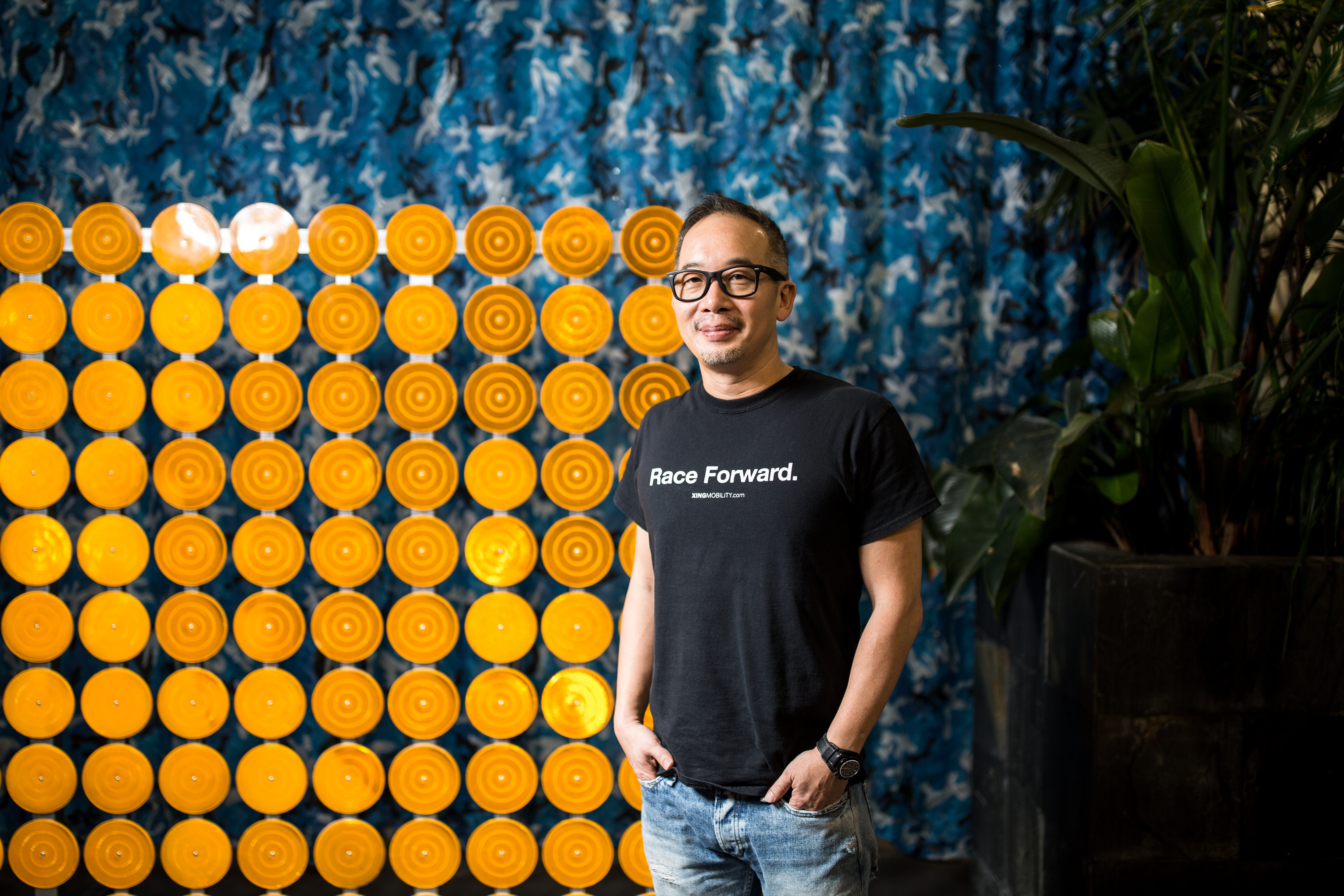 國、高中時愛蹺課的洪裕鈞如今回想，跟老師鬥智、反體制的過程，成了他跳脫既有思考模式最好的訓練。