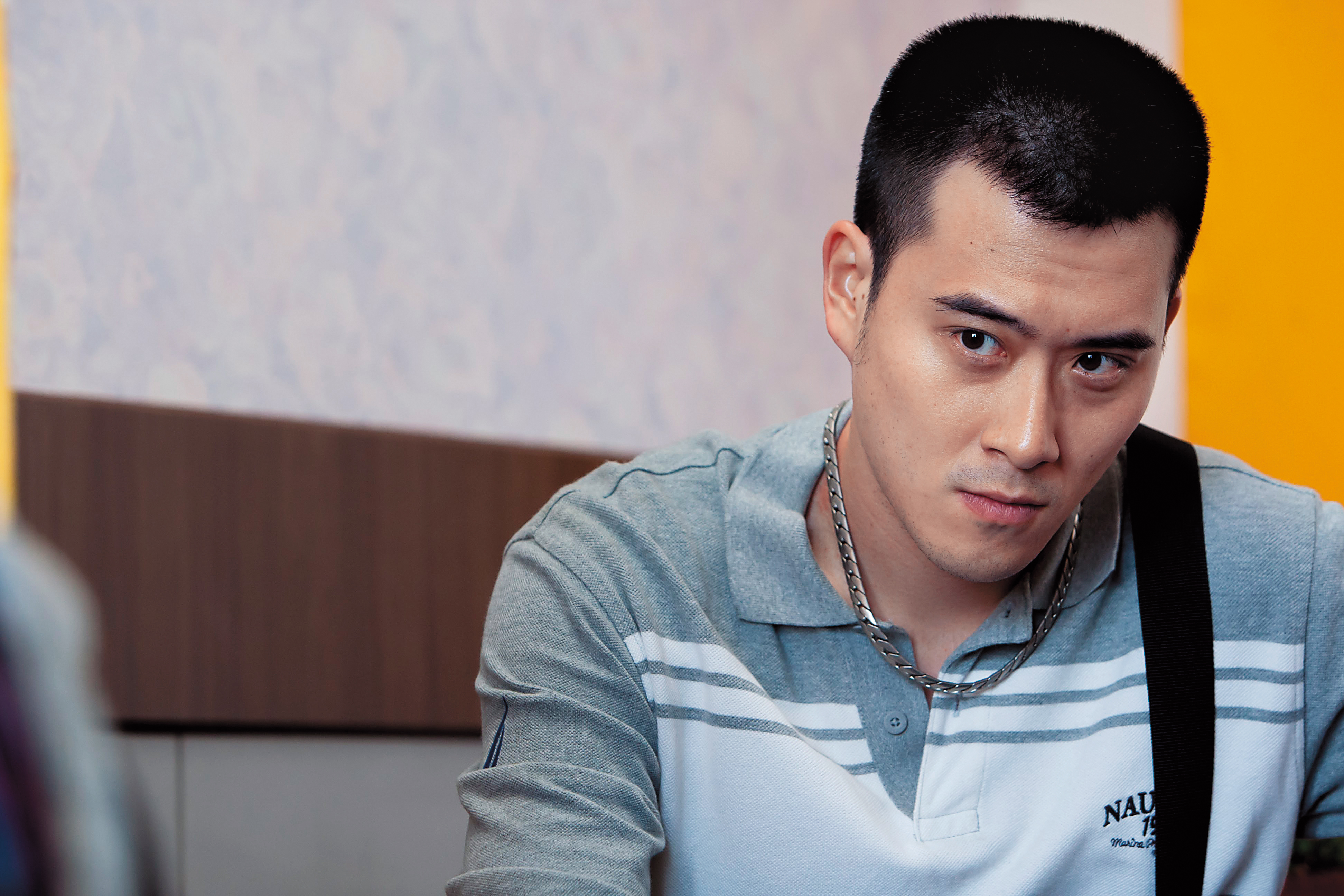 王為之前在台視8點檔《天若有情》中演警察，理平頭有痞氣十分吸睛，至今還常被觀眾認出來。（台視提供）