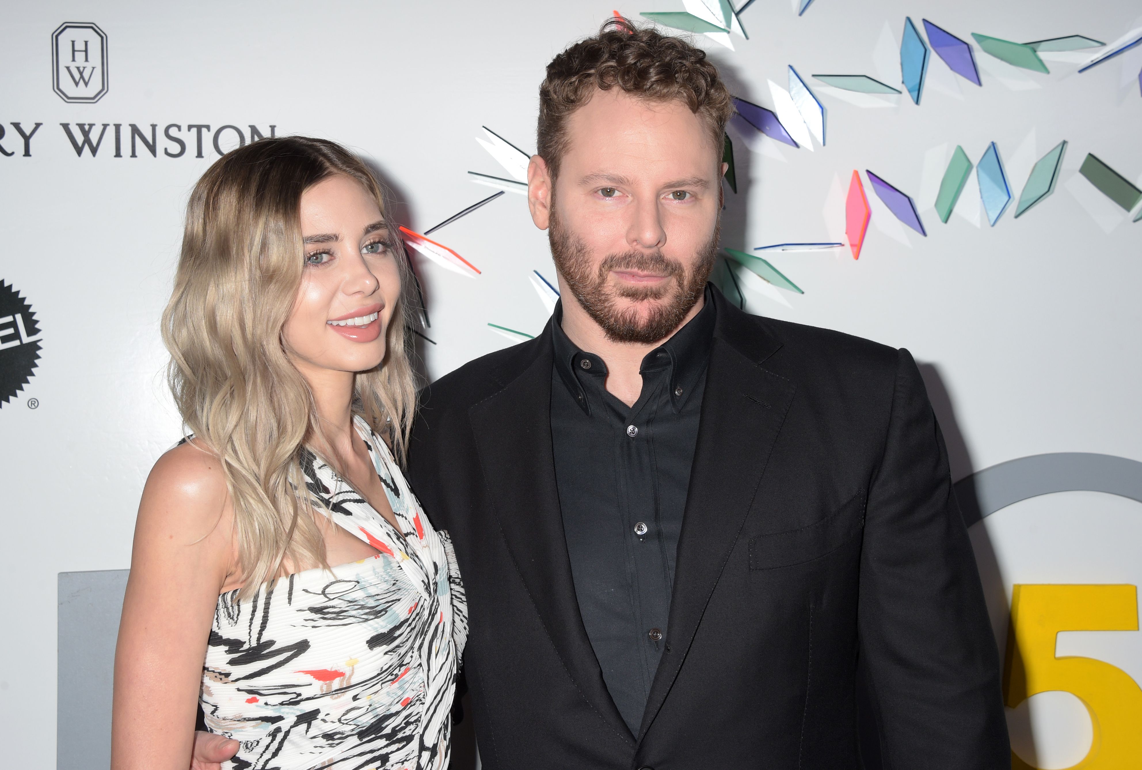 尚恩帕克是網路產業早期掏金致富的名人之一。圖為他與妻子Alexandra Lena合影。（東方IC）