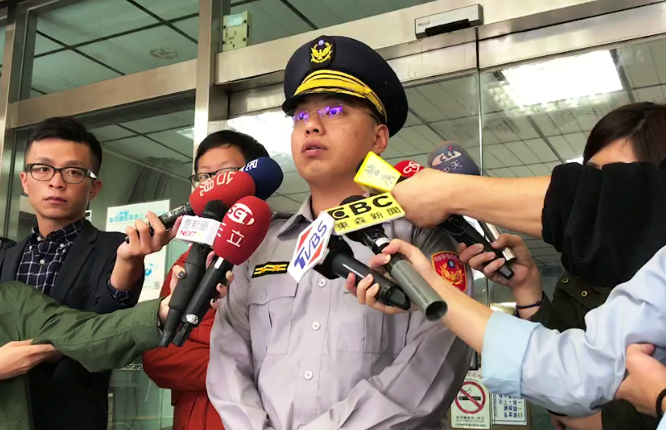 三張犁派出所所長林宇鴻表示：「目前已掌握涉案之男子」。（翻攝畫面）