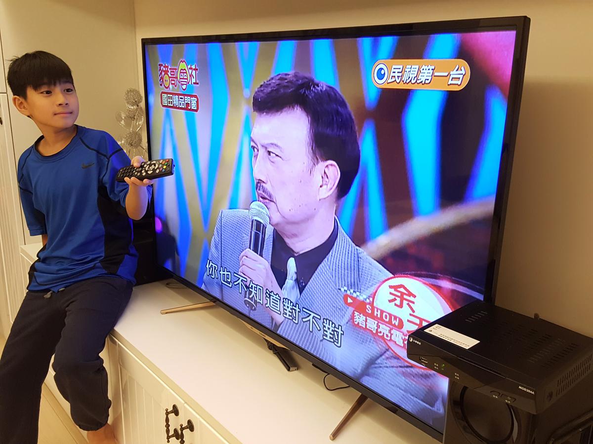 凱擘大寬頻本月起將民視的兩個數位頻道「民視台灣台」以及「民視第一台」下架。