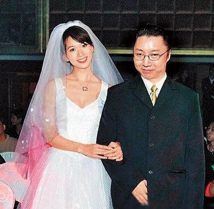 2016年夏天突然傳出,其實邱士楷一度確定準備要娶林志玲,但邱家長輩跳出來反對。( 翻攝自《中國娛樂網》)
