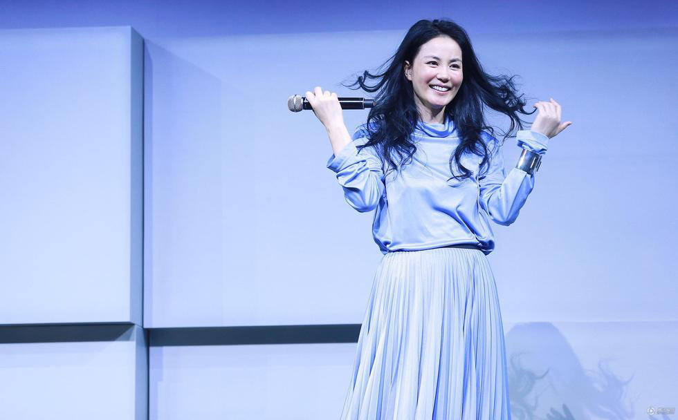 王菲與謝霆鋒經歷各自結婚、生子又離婚,2014年又走回彼此身邊。