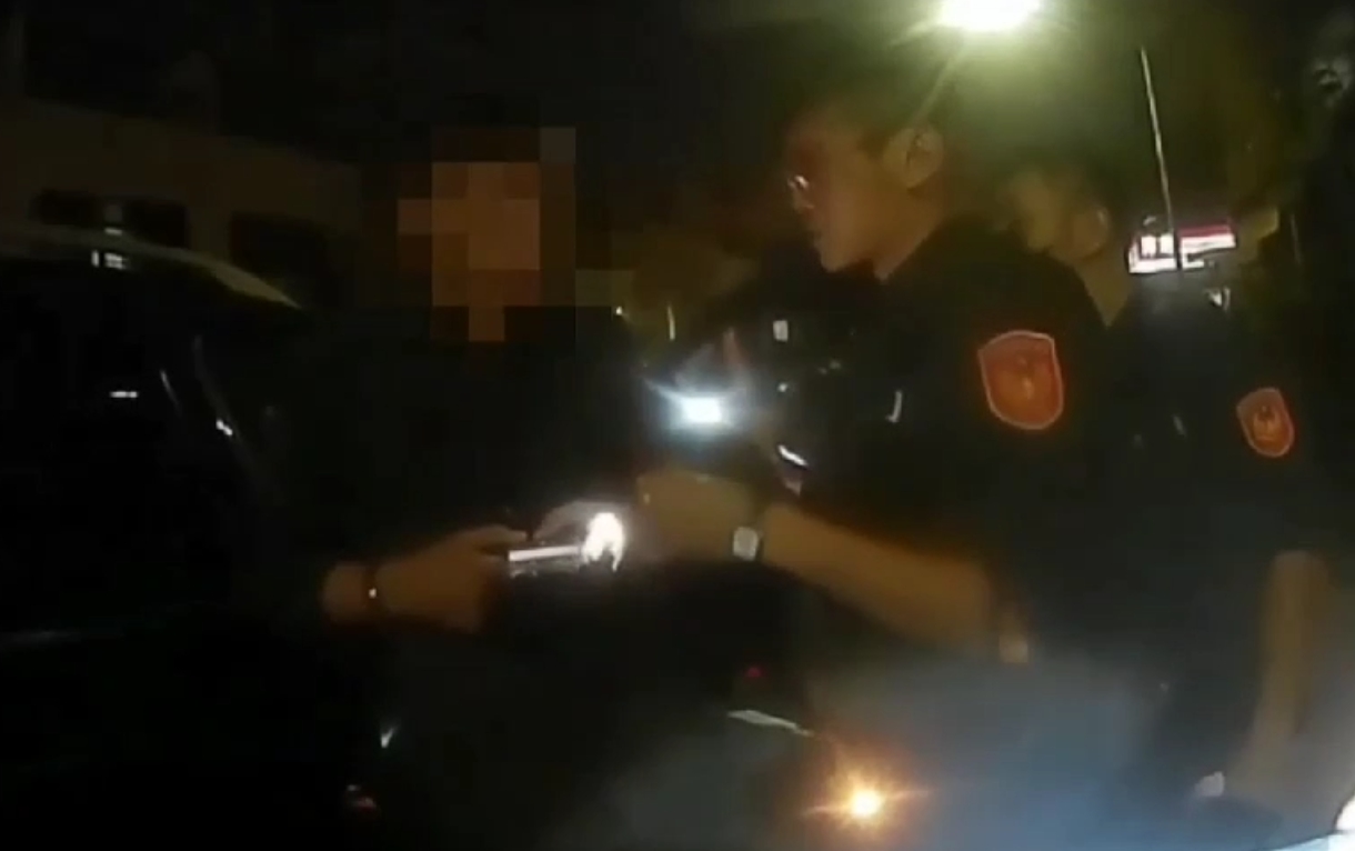 警方盤查停在路旁轎車，竟意外查獲禮儀公司少東染毒。（警方提供）