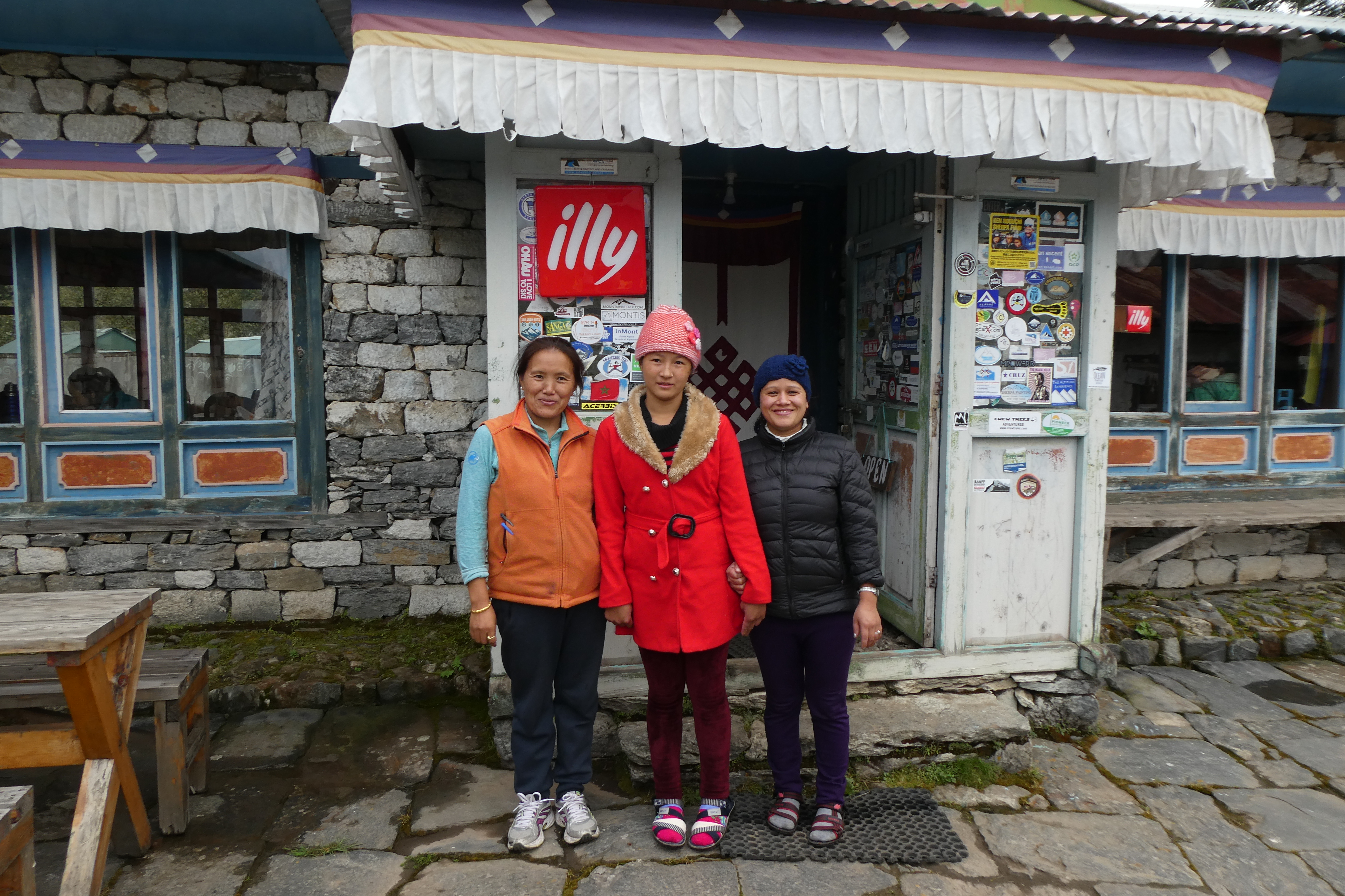 位在Thengboche的Bakery，是高山上唯一由女性製作的甜點屋，滋味令我難忘。