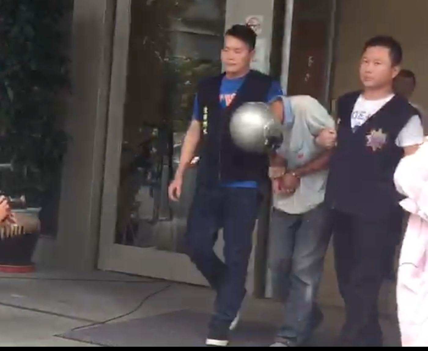 因長期施工覬覦莊姓老婦家中財物，持水果刀痛下殺機的黃姓犯嫌。（警方提供）