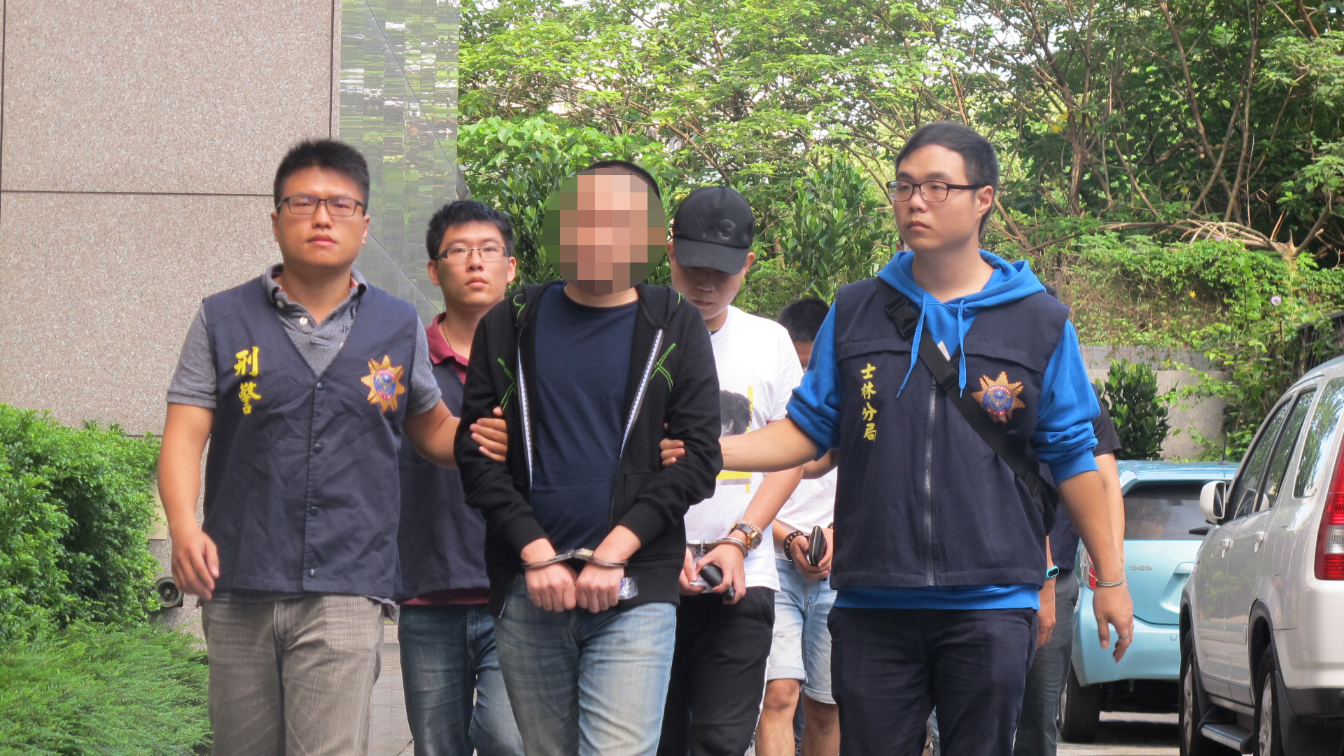 刑事局破獲洪嫌主持的四海幫海強堂，將嫌犯移送法辦。（刑事局提供）