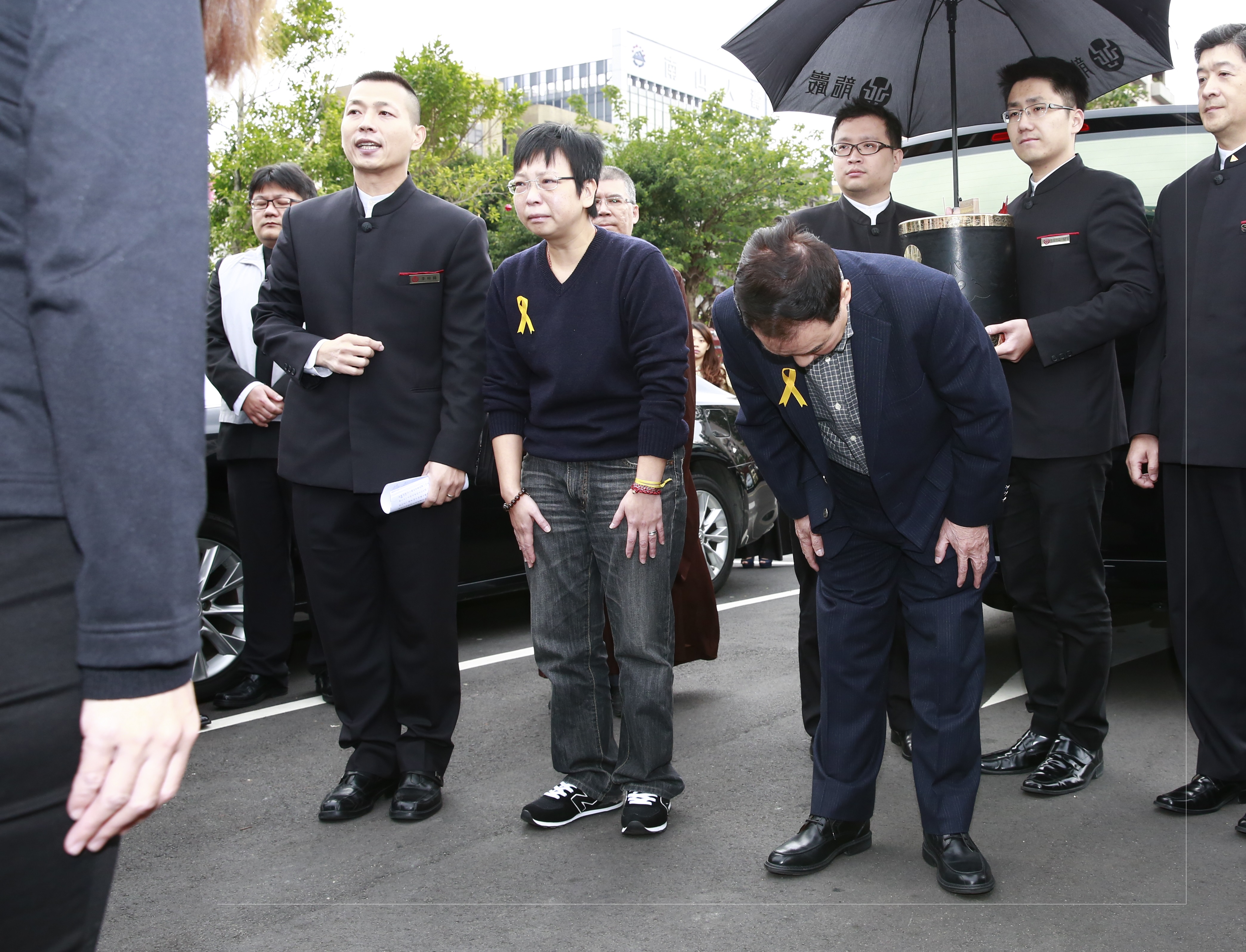 Nemo（左二）背景和身材相當符合薇薇安生前所言初戀男友的形象。（蕭志傑攝）