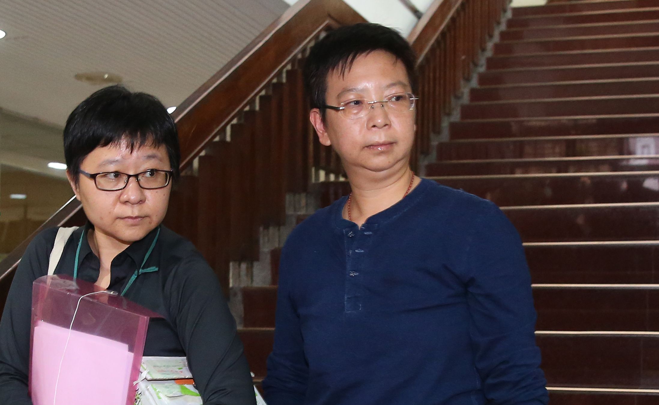 知名星座專家薇薇安去年底驟逝，她的經紀人Nemo（右）以同性伴侶身份出庭爭取分遺產。