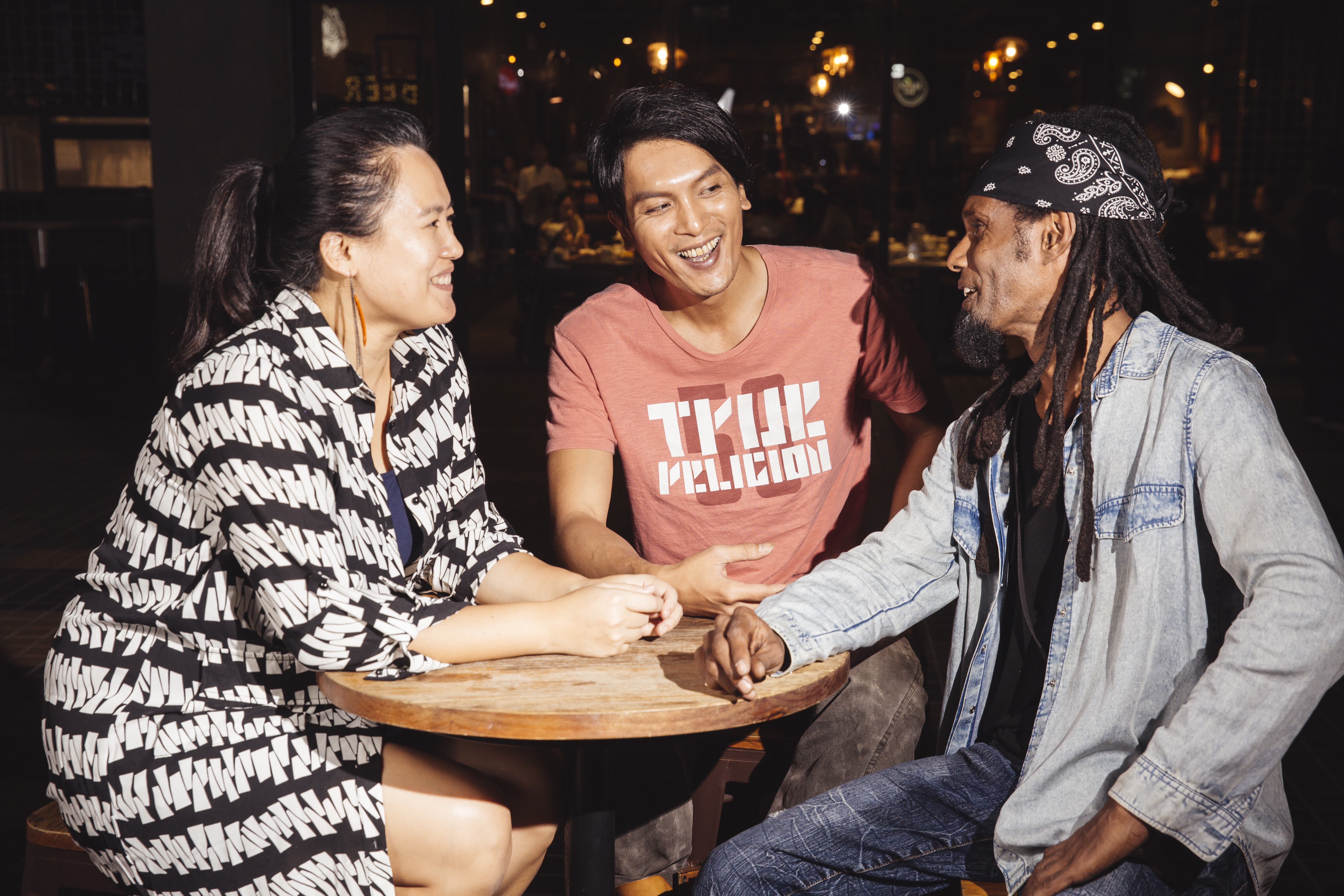 陳潔瑤與保卜與卡納克音樂人尚保羅藉著音樂與影像，將台灣與南島原住民連結了起來，尚保羅也特地飛來參與了《漂流遇見你》在高雄電影節的活動。