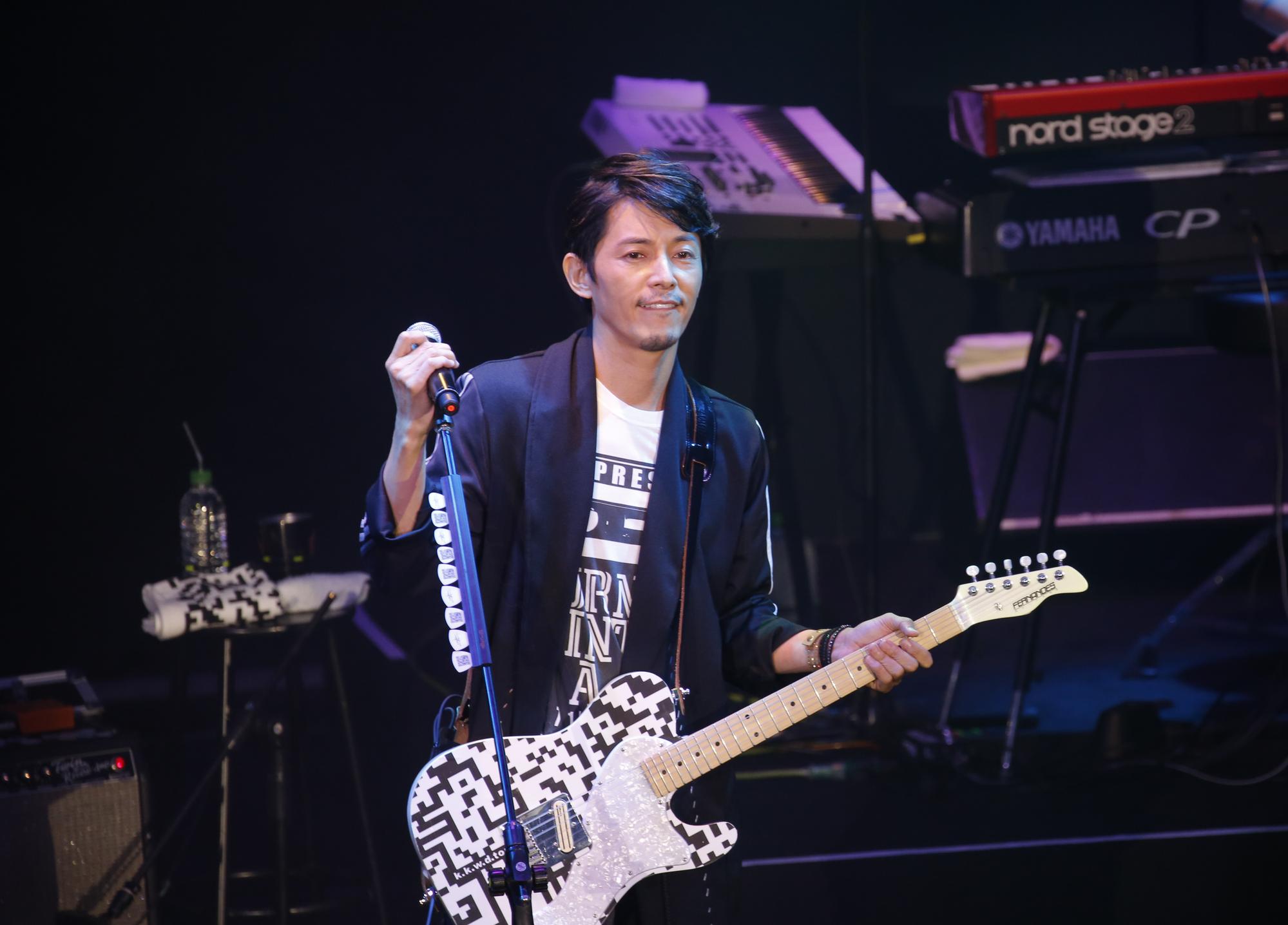 日本男星藤木直人首次在台灣舉行演唱會,吸引800粉絲捧場。