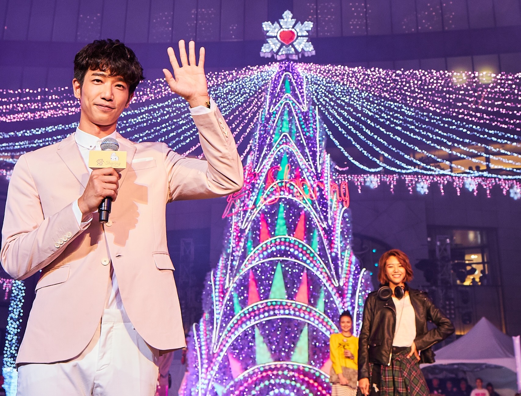 Miss Ko葛仲珊、艾怡良及劉以豪今晚出席統一集團2017「愛‧Sharing」點燈儀式。（寬寬提供）