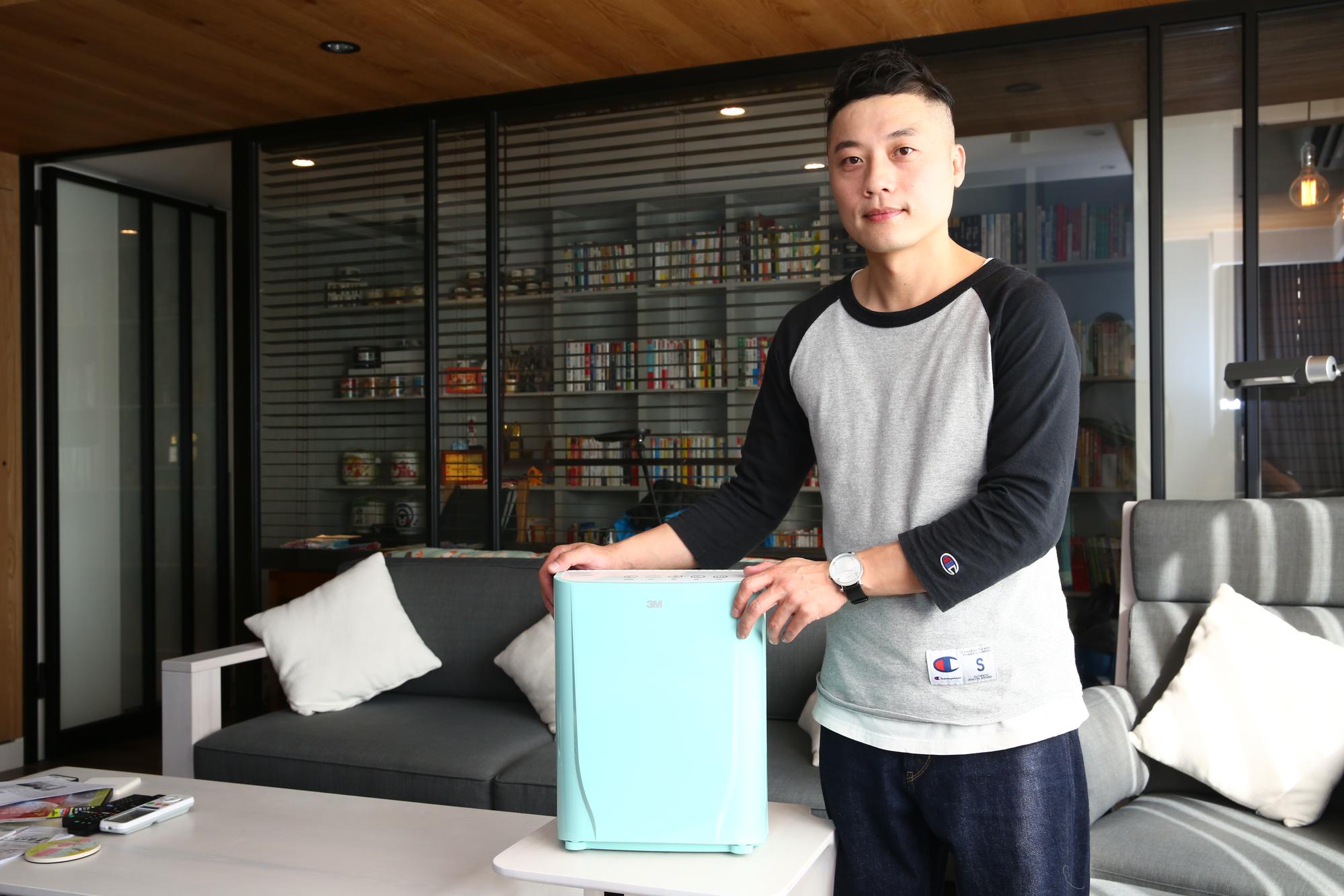 家事達人MR.許告訴大家，如何給家人一個乾淨的空氣環境。