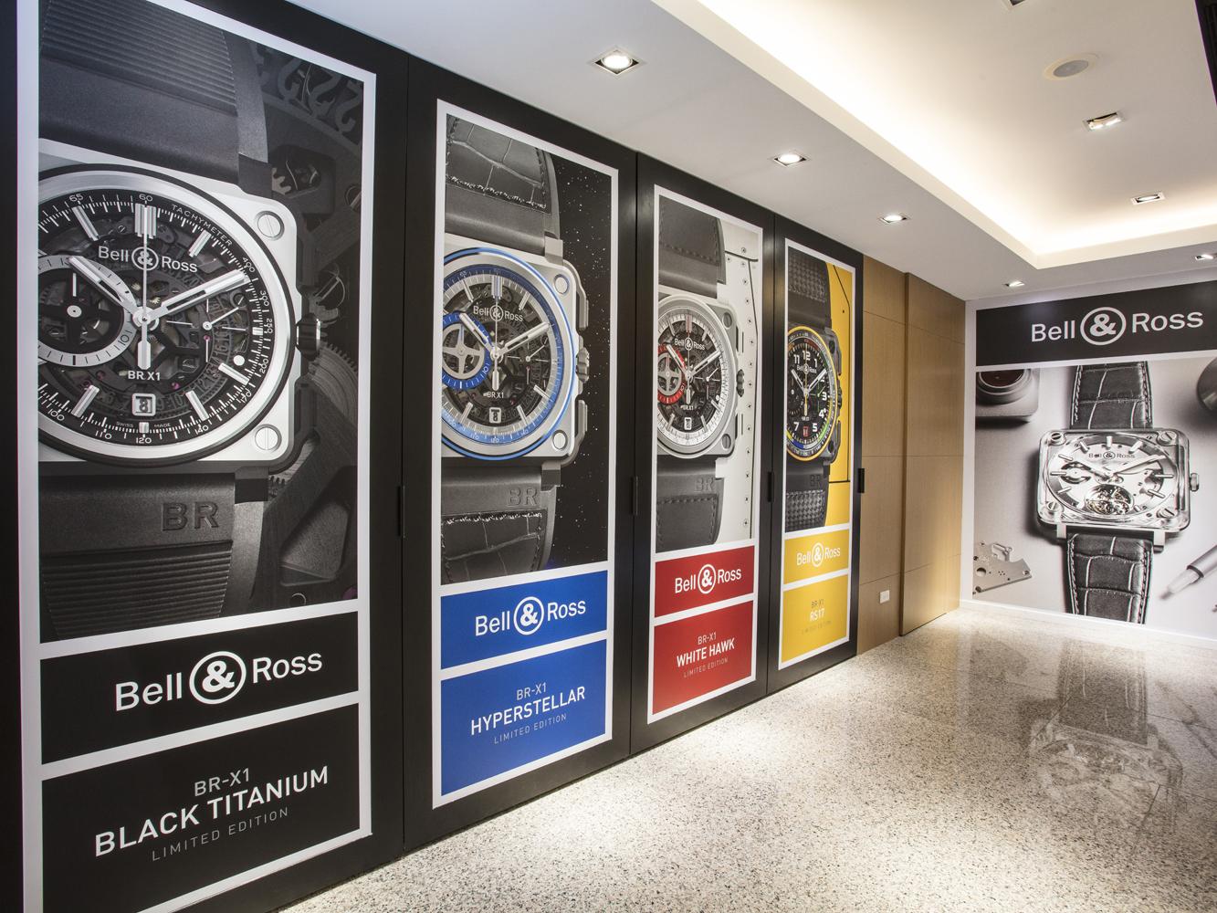 BELL & ROSS 「X」系列腕錶由於設計特殊,且幾乎都是低量生產、限量發行,所以在全球愛錶人士間都造成了競逐風潮。經銷商之間也搶貨搶得兇,要看到實錶並拿來把玩,還真的需要點運氣。所以之前只能在媒體上看著「X」系列想像的愛錶人士,就別再猶豫了吧!