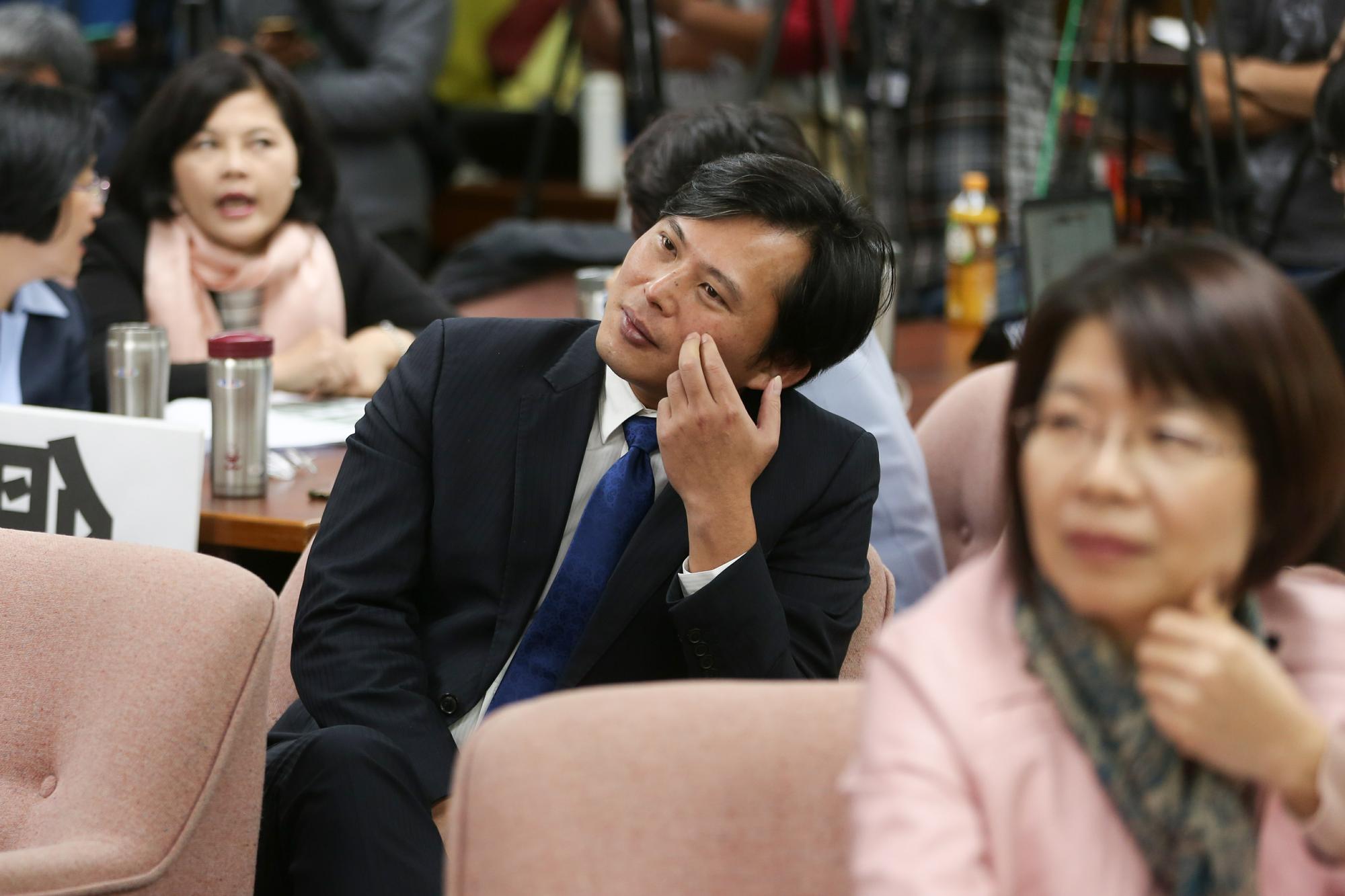 時代力量主席黃國昌今在委員會並未發言。