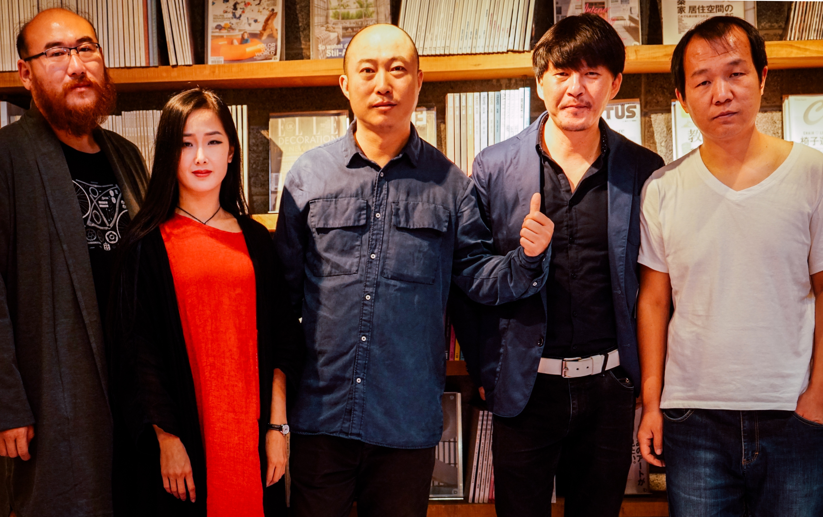 《輕鬆+愉快》來台參加金馬獎，薛寶鶴（左起）、王旭旭、導演耿軍、徐剛與編劇劉兵。（《輕鬆+愉快》提供）