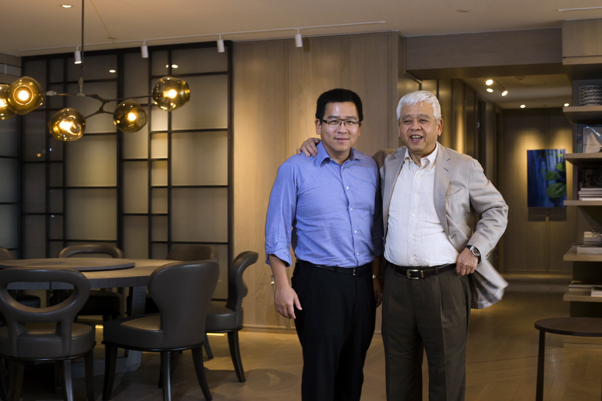 今年38歲的劉恆昌(左),25歲就被老爸徵召回台,從基層工作開始做起,現在的他打算帶領萬豪走向國際。(今周刊提供)